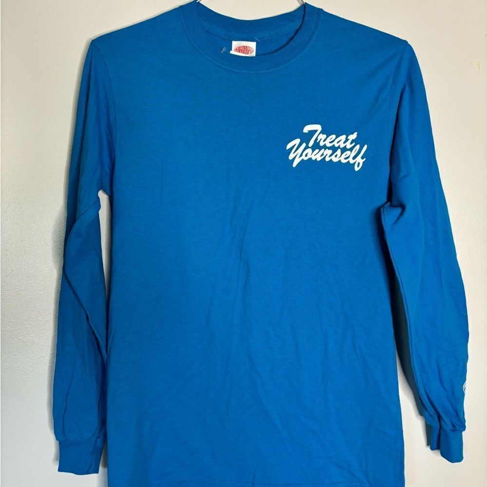 NWT Petals and Peacocks LS Tshirt. Small - Picture 2 of 3